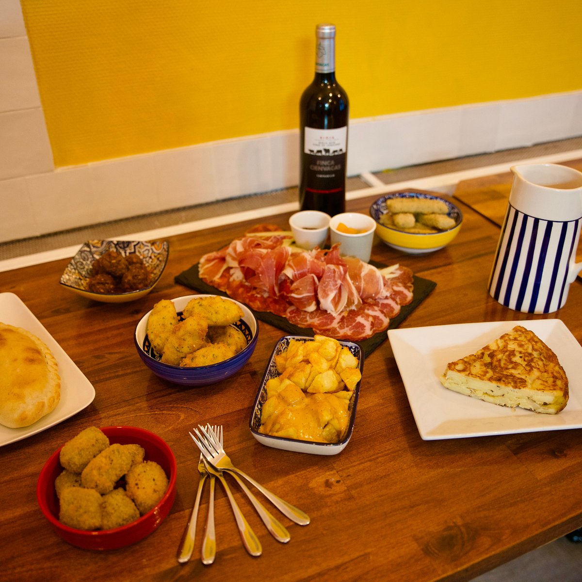 Grand plateau de tapas assortis