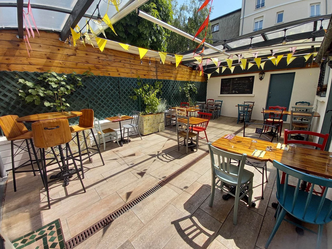 Notre terrasse secrète ensoleillée